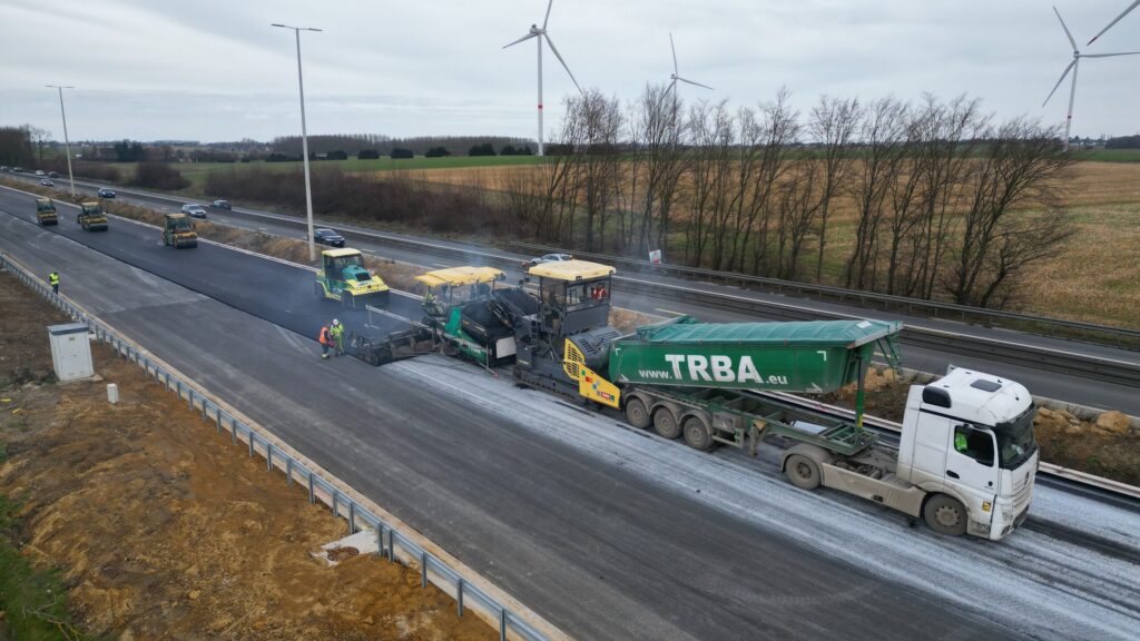 Réfection de 20 km de la E411 — Daussoulx / Thorembais-Saint-Trond