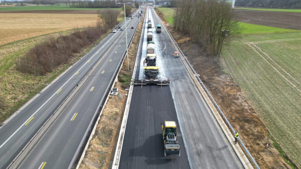 Réfection de 20 km de la E411 — Daussoulx / Thorembais-Saint-Trond