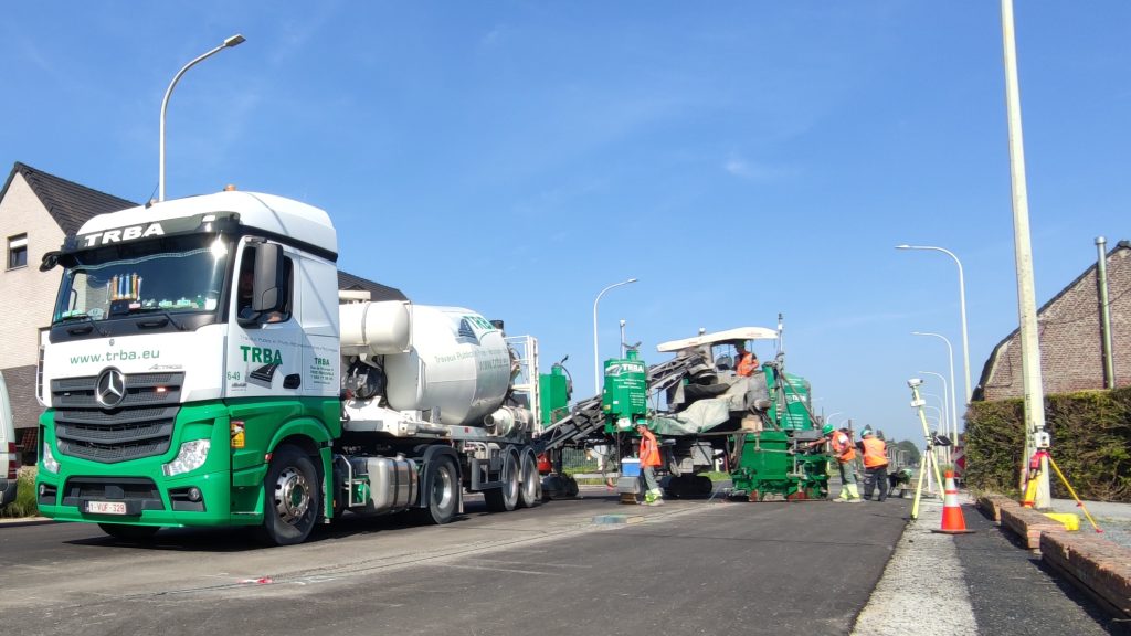 Chantier TRBA — Pose d&rsquo;éléments linéaires coulés en place — Pecq